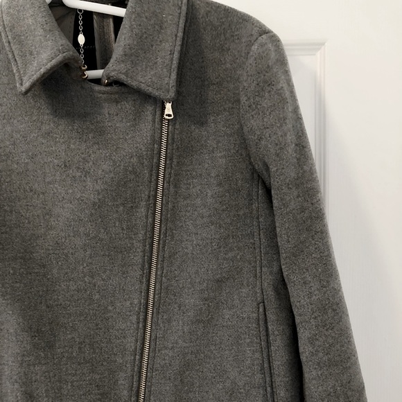 Massimo Dutti Asymmetrical Cropped Wool Coat - Picture 5 of 5
